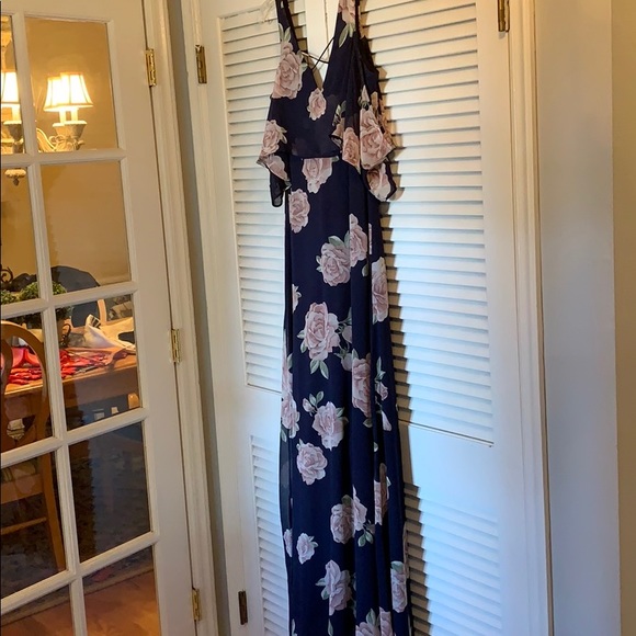 Lulu’s Gorgeous dress - So Pretty! Long dress, excellent condition! - Picture 5 of 16